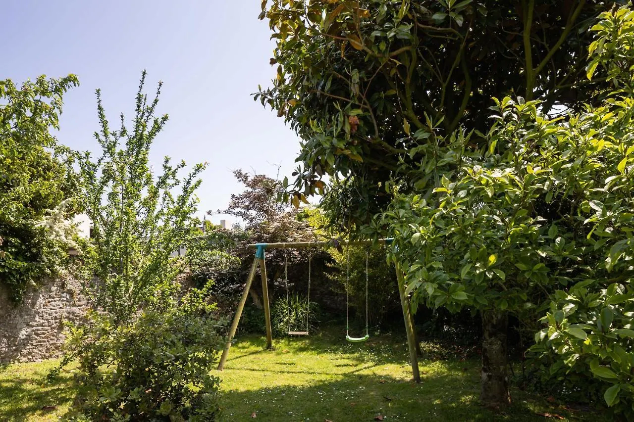 Holiday home L'Ecrin Du Val - Charmante Maison Pour 6 Et Jardin Saint-Malo